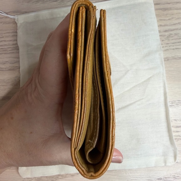 Chanel compact wallet authentic - Picture 5 of 10